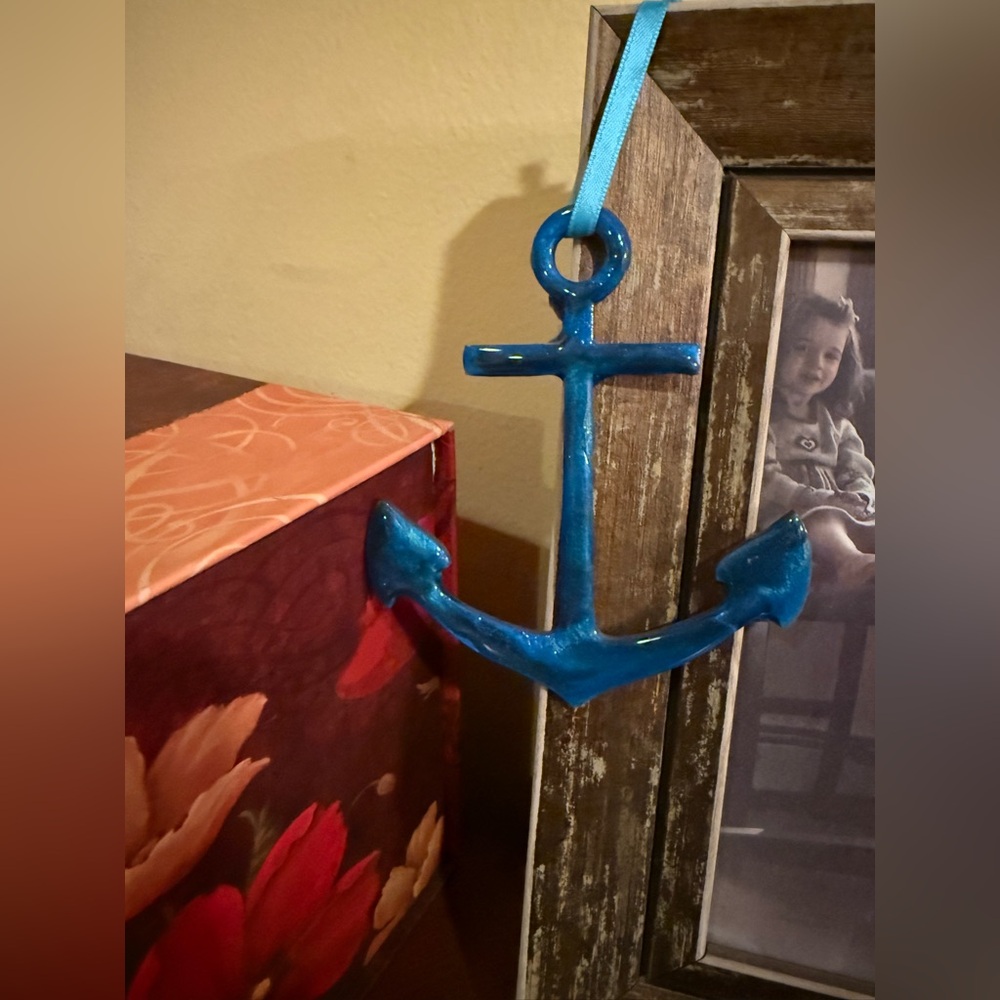 Blue Anchor Wall Decor Made Out Of Epoxy - Picture 1 of 2
